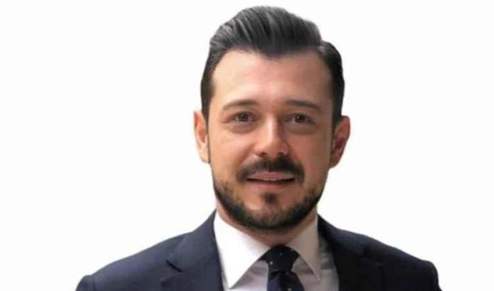 Çalışanların maaşlarını ödemediği haberleriyle gündem olan KRT patronu Fırat Bozfırat'ın haberine erişim engeli