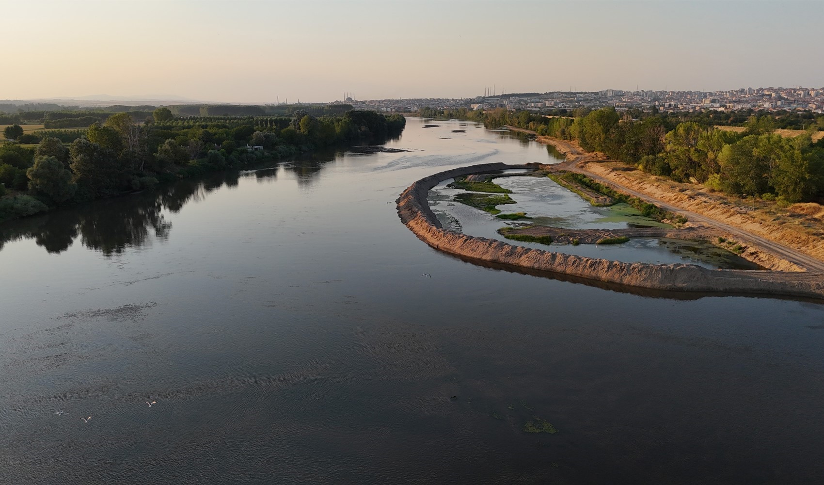 Kuraklık nedeniyle Meriç Nehri'ne elektrik santralinden su salındı