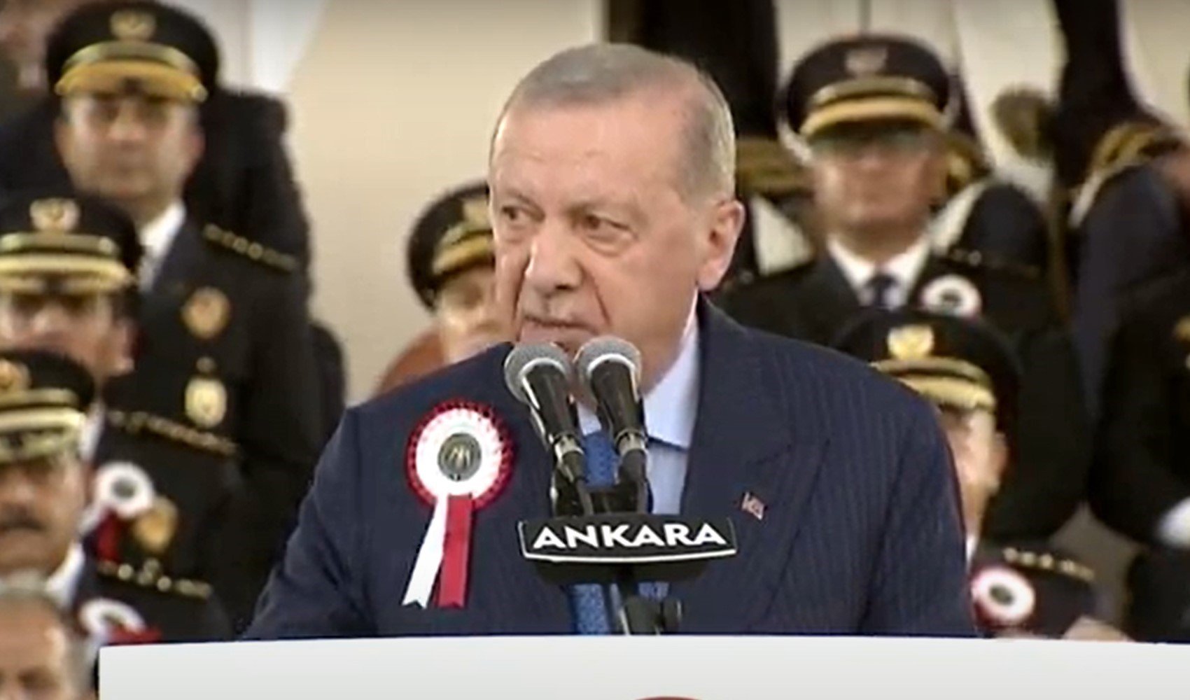 Erdoğan mezuniyet töreninde konuştu: Hırsı aklını esir almış kimi siyasilerin polisimizi rencide ettiklerini görüyoruz