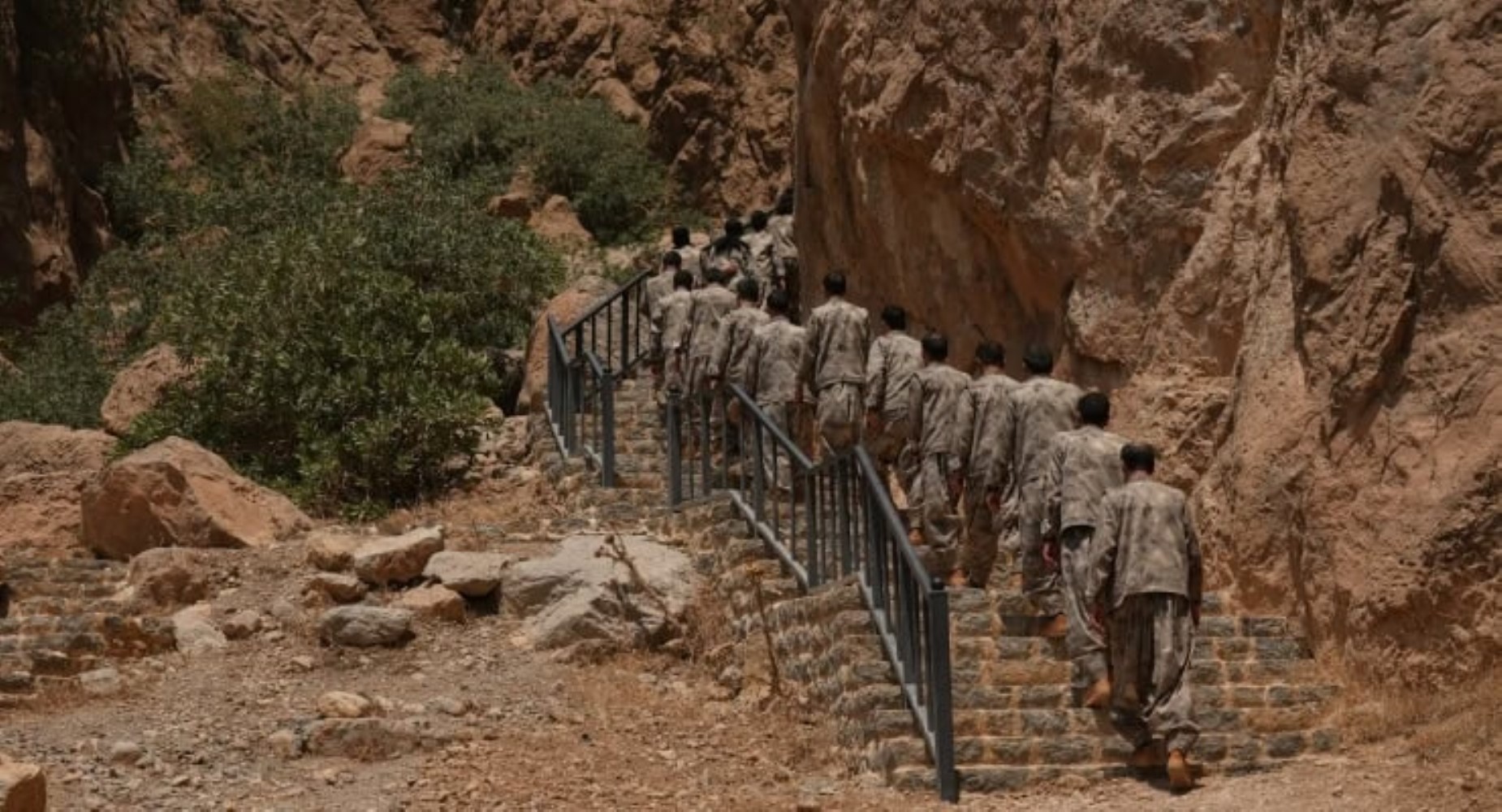 Seçmenler açılım sürecine nasıl bakıyor? Terör örgütü PKK'nın silah bırakmasının ardından ilk anket! İşte partilerin oy oranı...