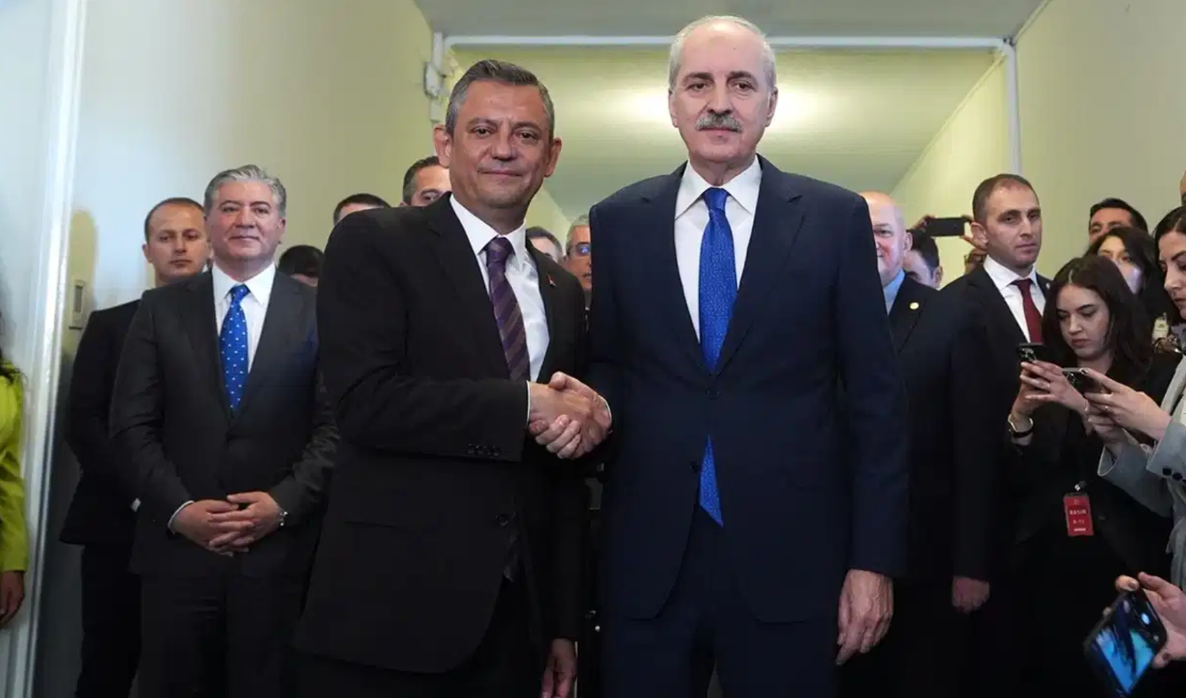 Numan Kurtulmuş'tan Özgür Özel'e 'açılım' ziyareti