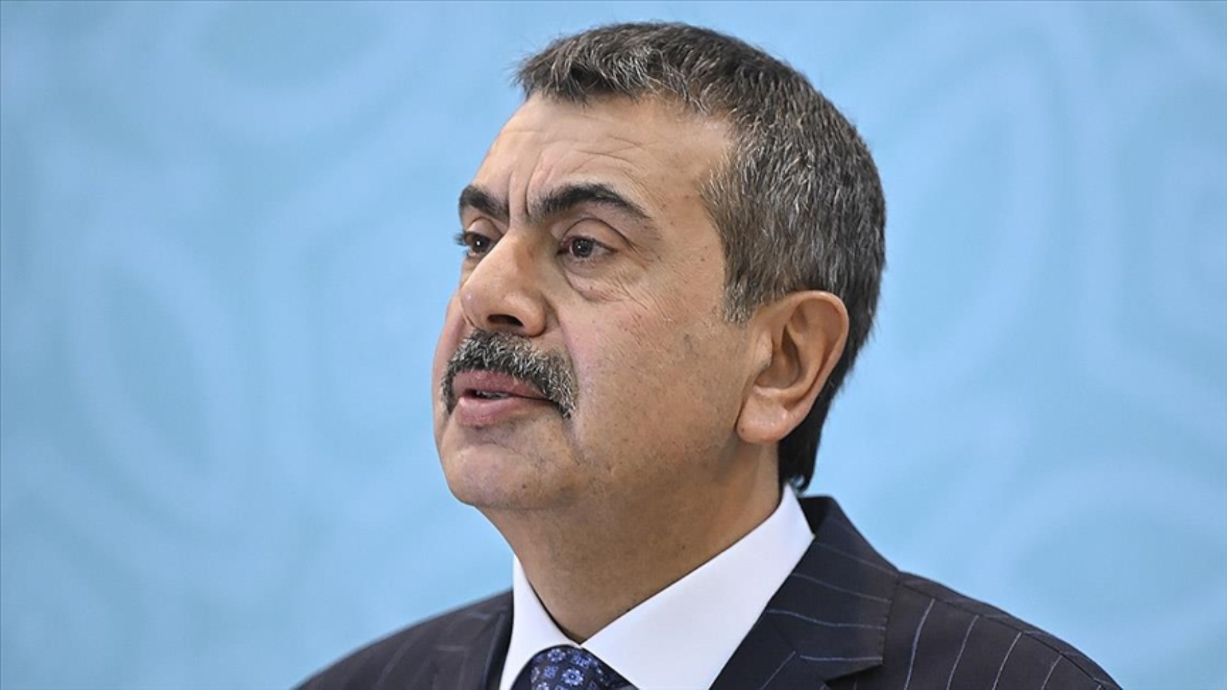 Bakan Yusuf Tekin'den kafaları karıştıran açıklama: Soruları bakın kimler hazırlamış