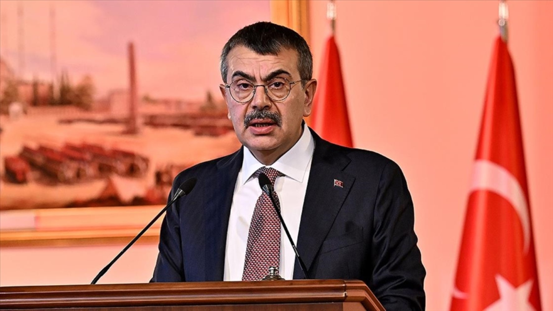 Bakan Yusuf Tekin'den kafaları karıştıran açıklama: Soruları bakın kimler hazırlamış
