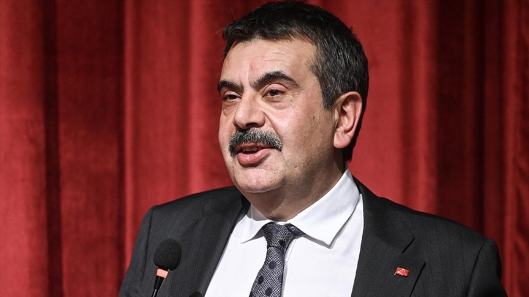 Bakan Yusuf Tekin'den kafaları karıştıran açıklama: Soruları bakın kimler hazırlamış