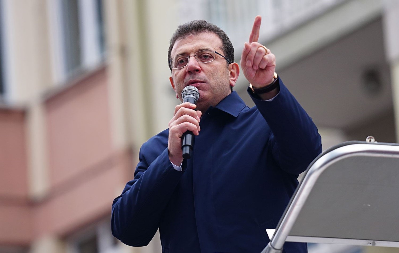 İmamoğlu hakkında sıcak gelişme: Hastaneye götürüldü