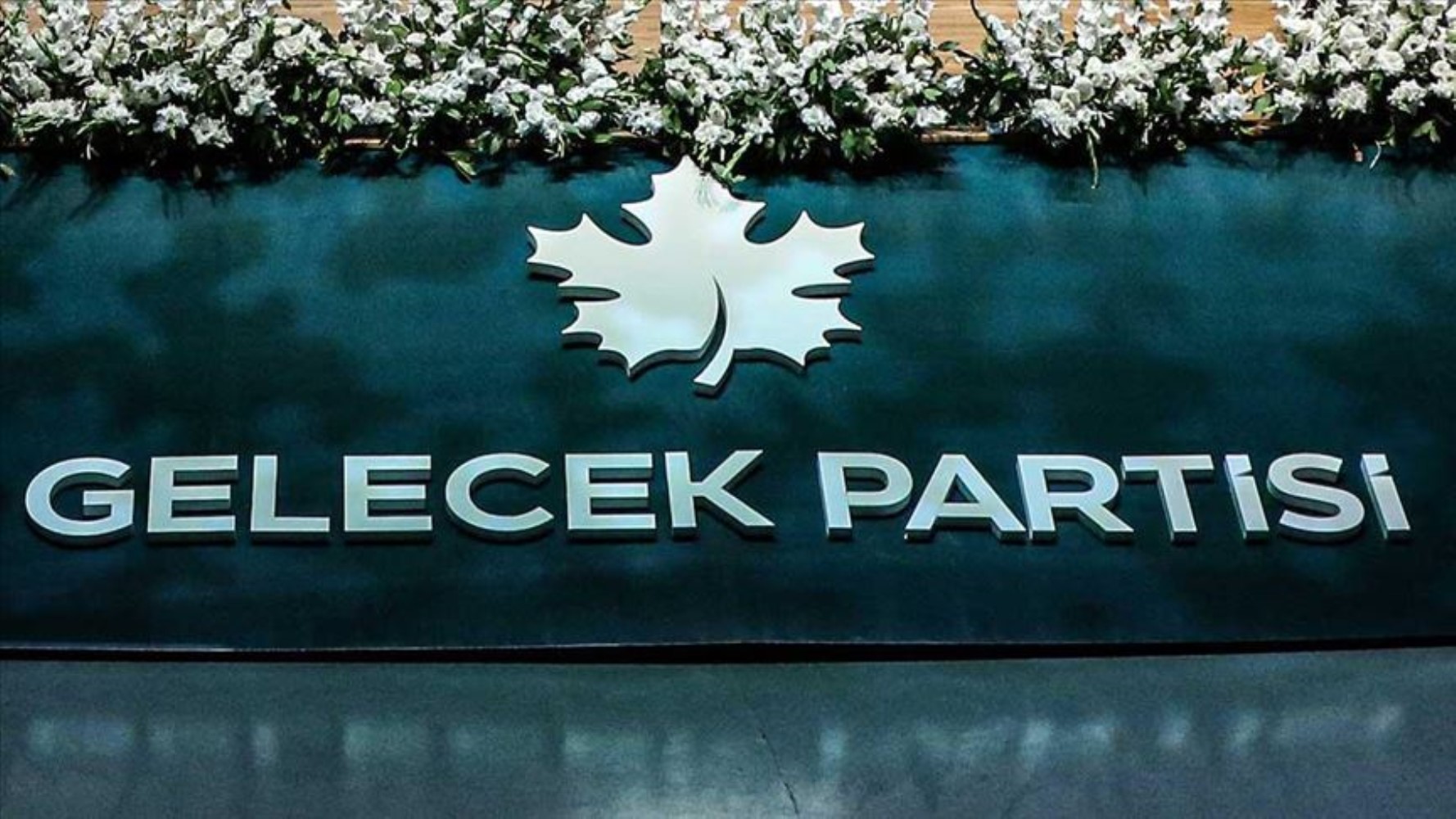 Gelecek Partisi'nde istifalar sonrası tansiyon yükseldi: Davutoğlu'na yüklendi! AKP'ye 'Baba Ocağı' dedi