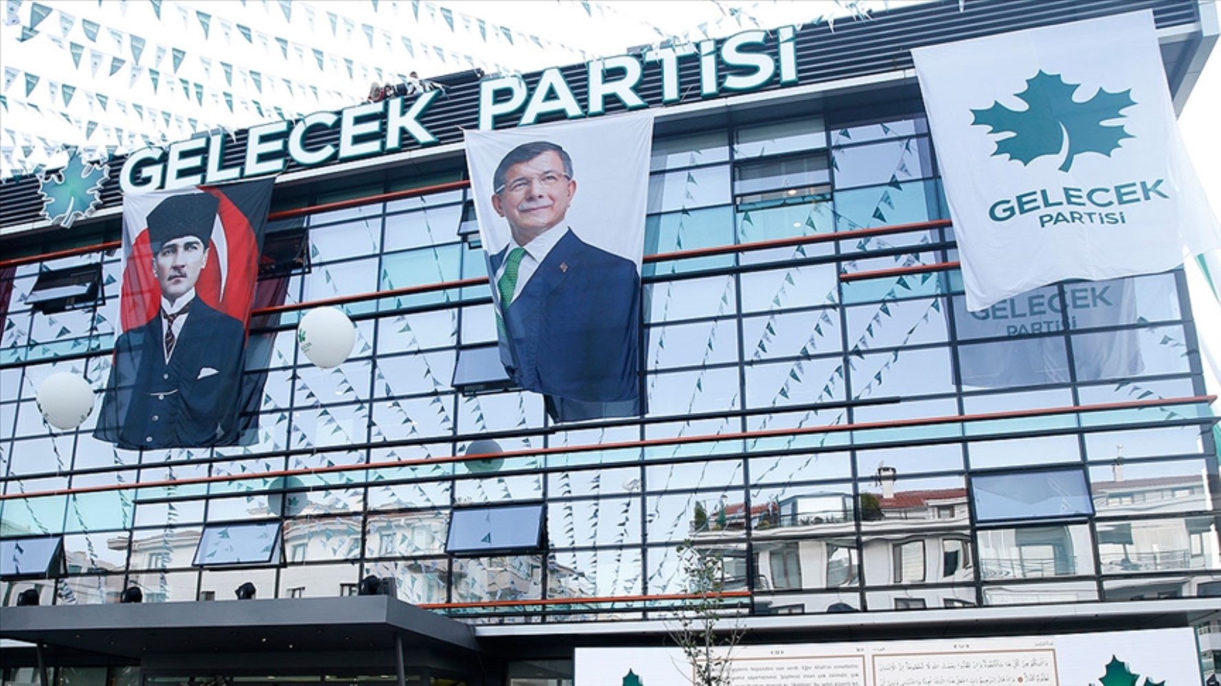 Gelecek Partisi'nde istifalar sonrası tansiyon yükseldi: Davutoğlu'na yüklendi! AKP'ye 'Baba Ocağı' dedi
