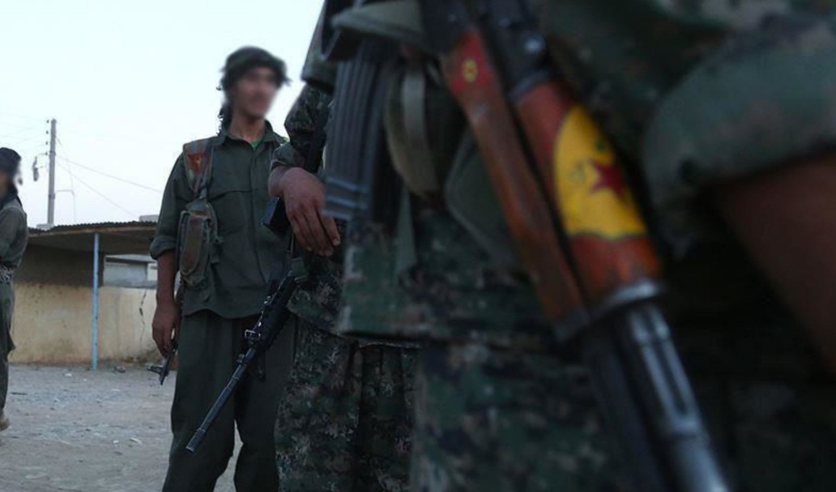 Terör örgütü YPG 11 askeri alıkoydu