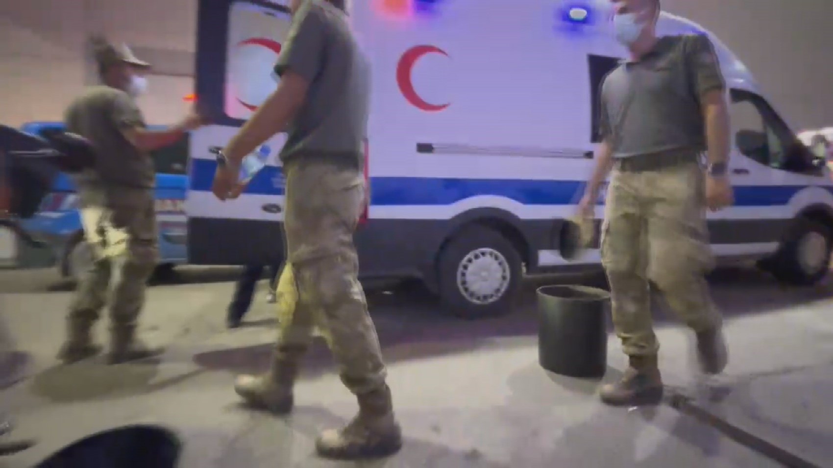 Yedi asker yüksek ateş şüphesiyle hastaneye kaldırıldı: İki asker hayatını kaybetti