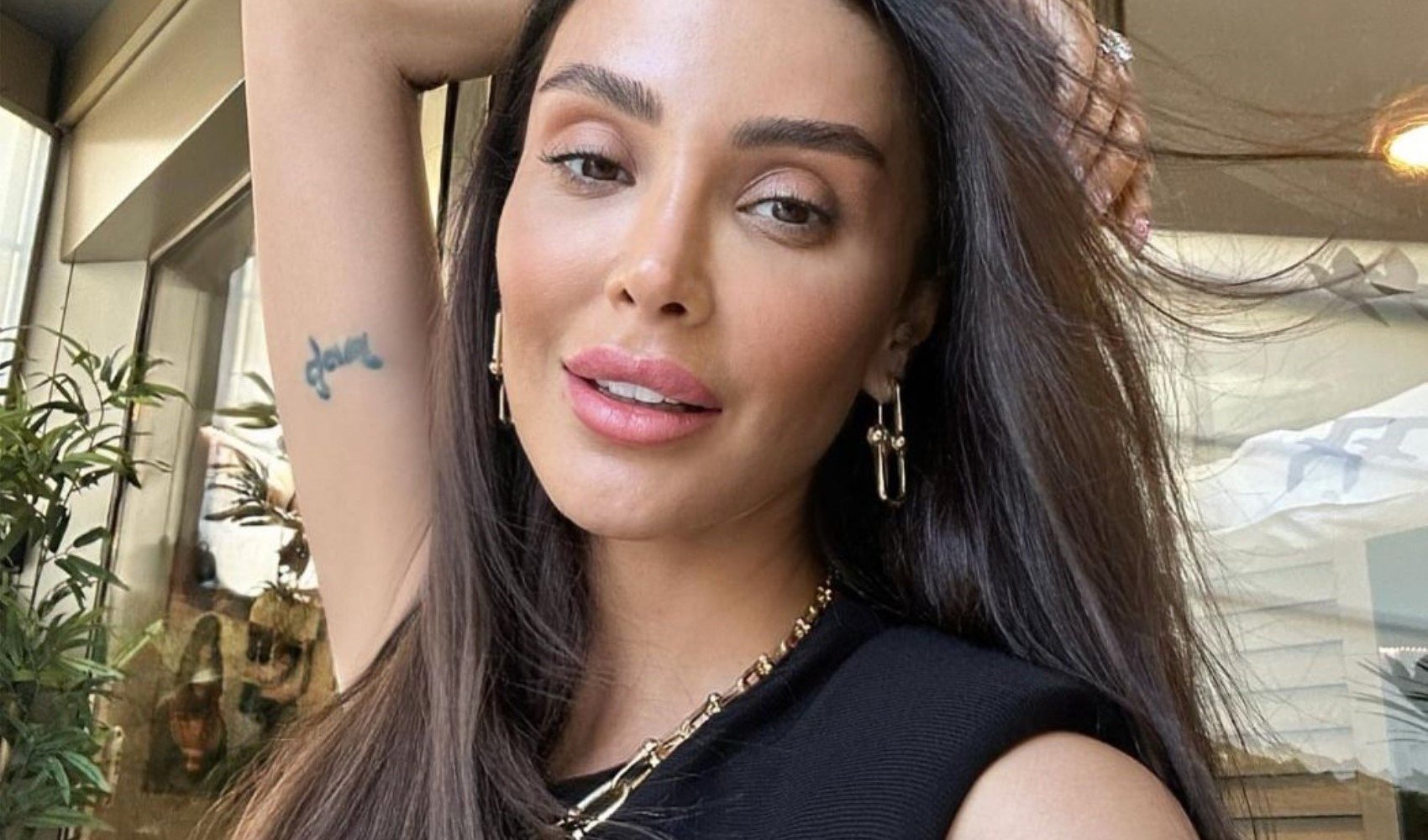 Özge Ulusoy, 'dolandırıcılık' iddialarına dair sessizliğini bozdu Özge Ulusoy, 'dolandırıcılık' iddialarına dair sessizliğini bozdu