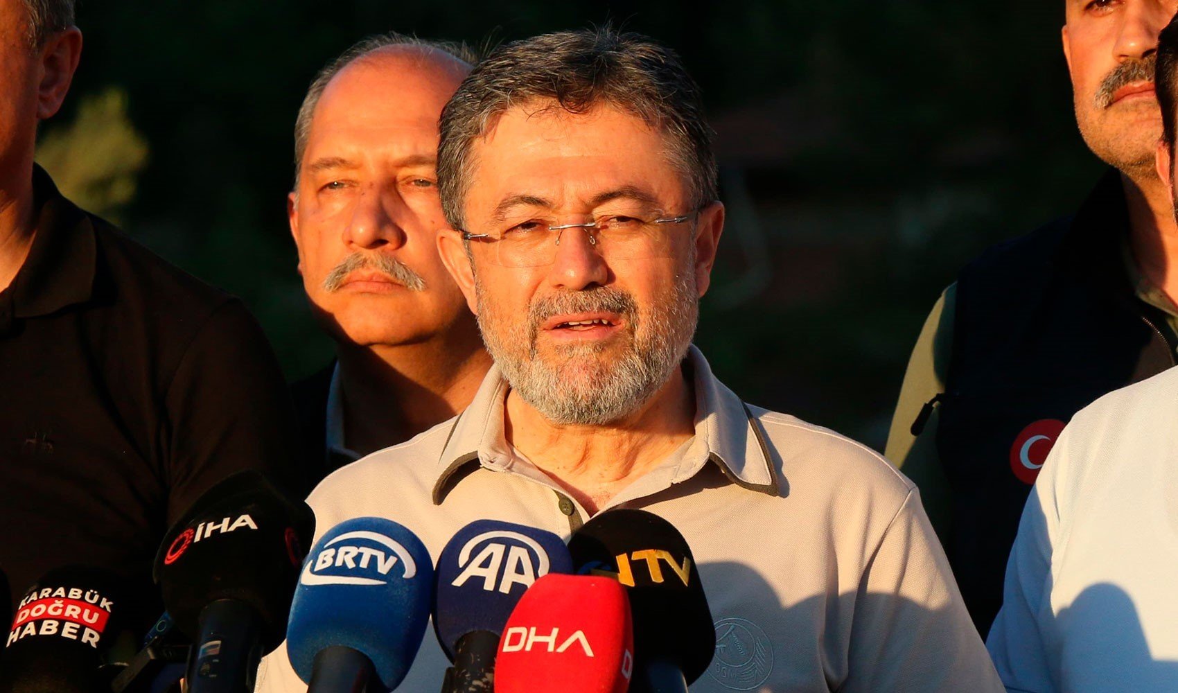 Son Dakika: Bakan Yumaklı, orman yangınlarındaki son durumu açıkladı! '6 ilde 7 yangın kontrol altında'
