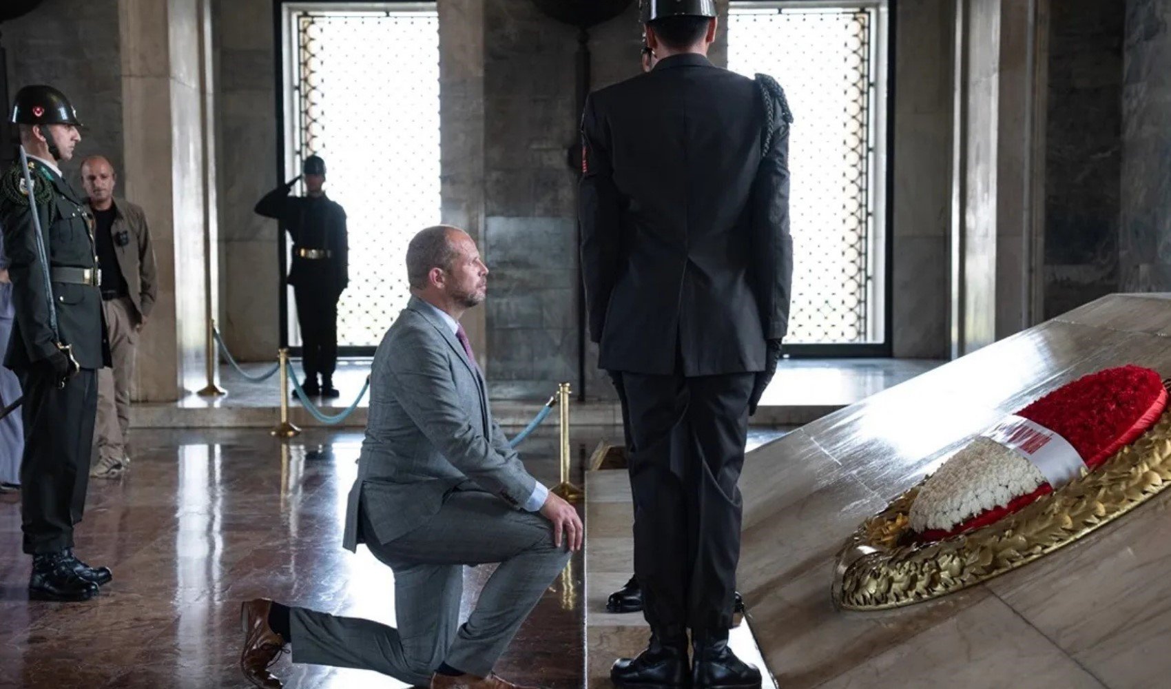 Belçikalı Bakan o fotoğrafın ardından konuştu: 'Atatürk'e saygımı ifade ettim'