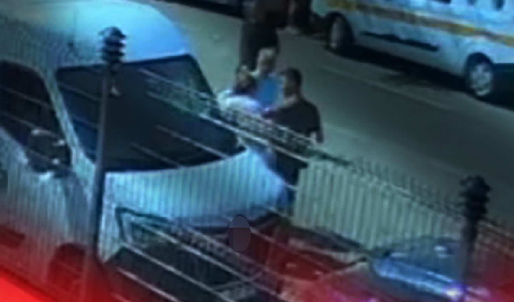 Kadın muhabire görevi başında linç girişimi kamerada Kadın muhabire görevi başında linç girişimi kamerada