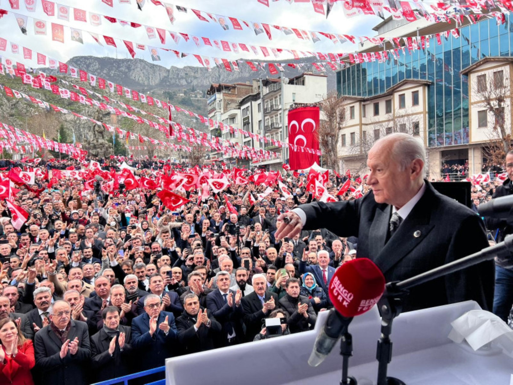 'Ekonomi' anketinden Erdoğan'ı düşündürecek sonuç: AKP seçmeni bile güvenmiyor