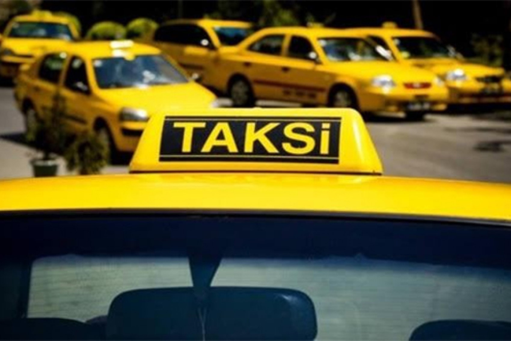 Şimşek, bu mesleklerin aylık kazancını açıkladı, rakamlar şaşırttı! Sanatçıdan avukata, kuaförden kuyumcuya...