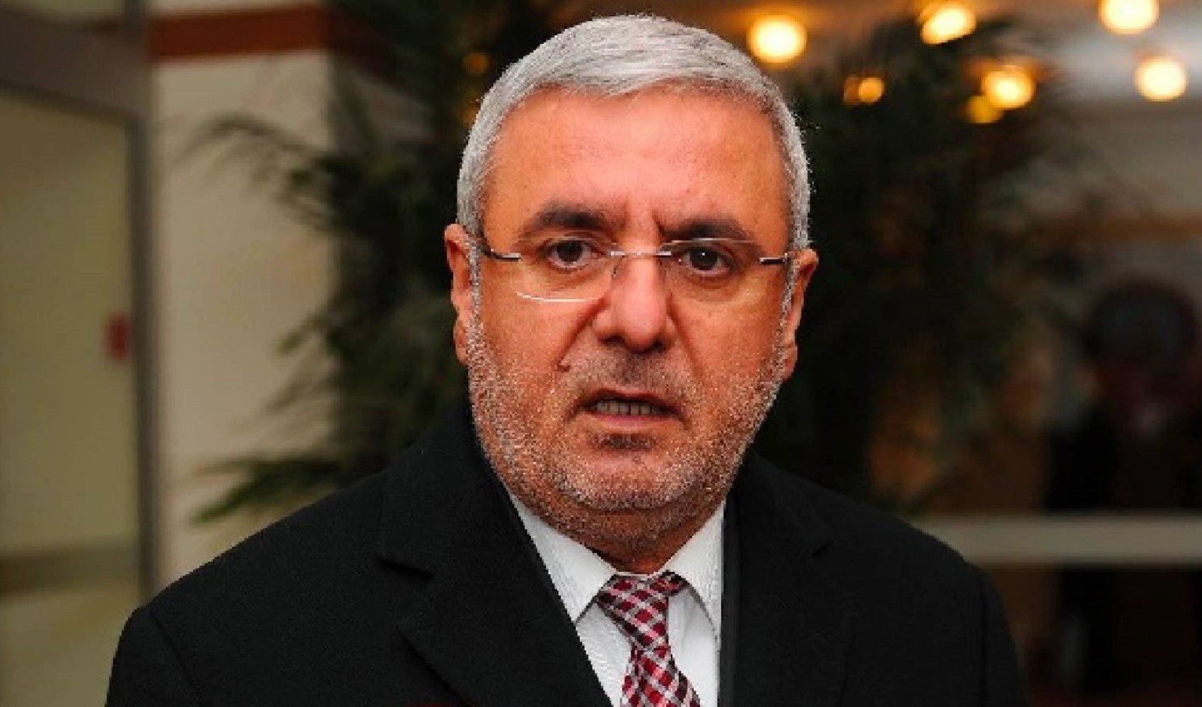 Mehmet Metiner’den AKP’ye 'yandaş medya' uyarısı