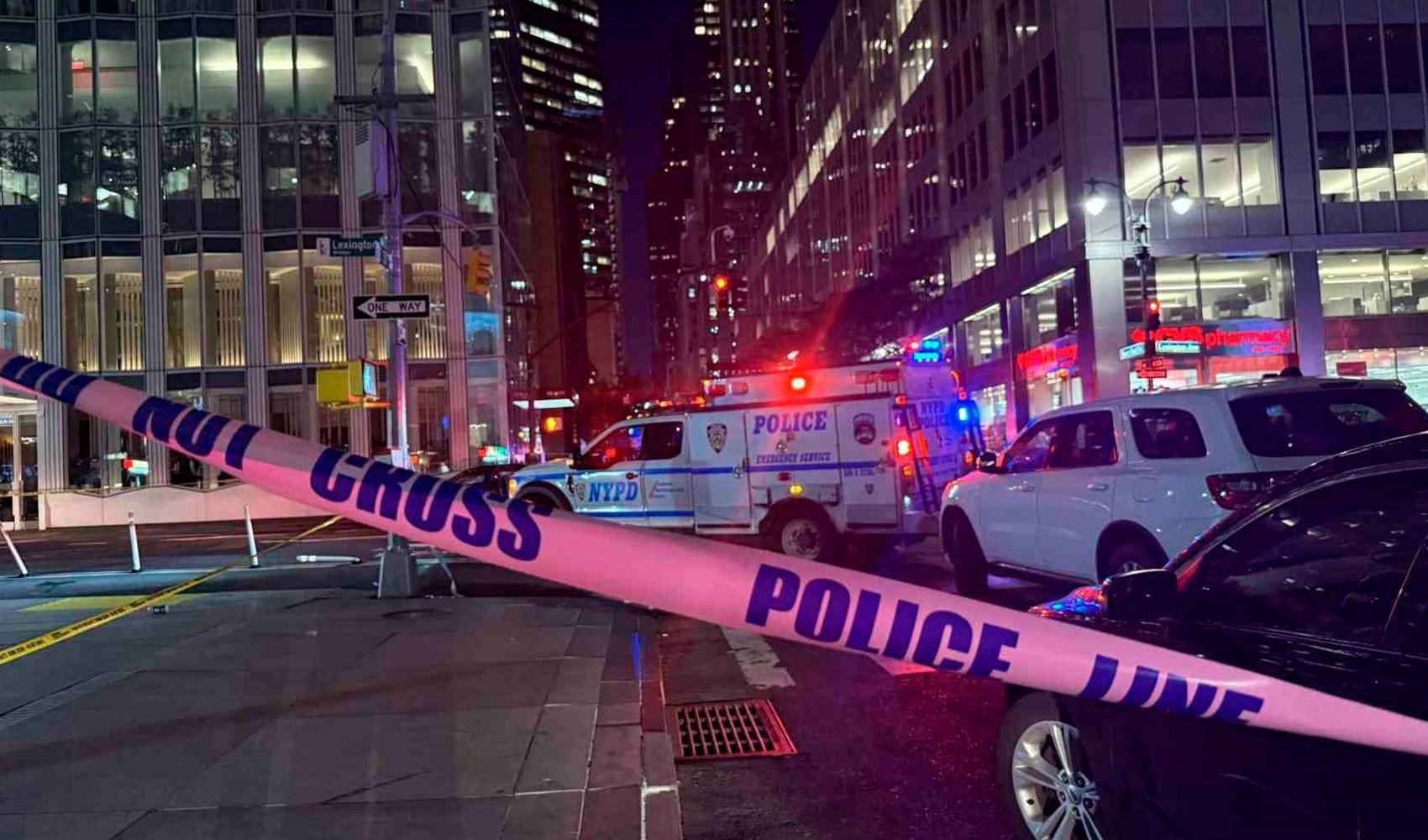 New York’un göbeğinde kanlı saldırı: Altı ölü, saldırgan intihar etti