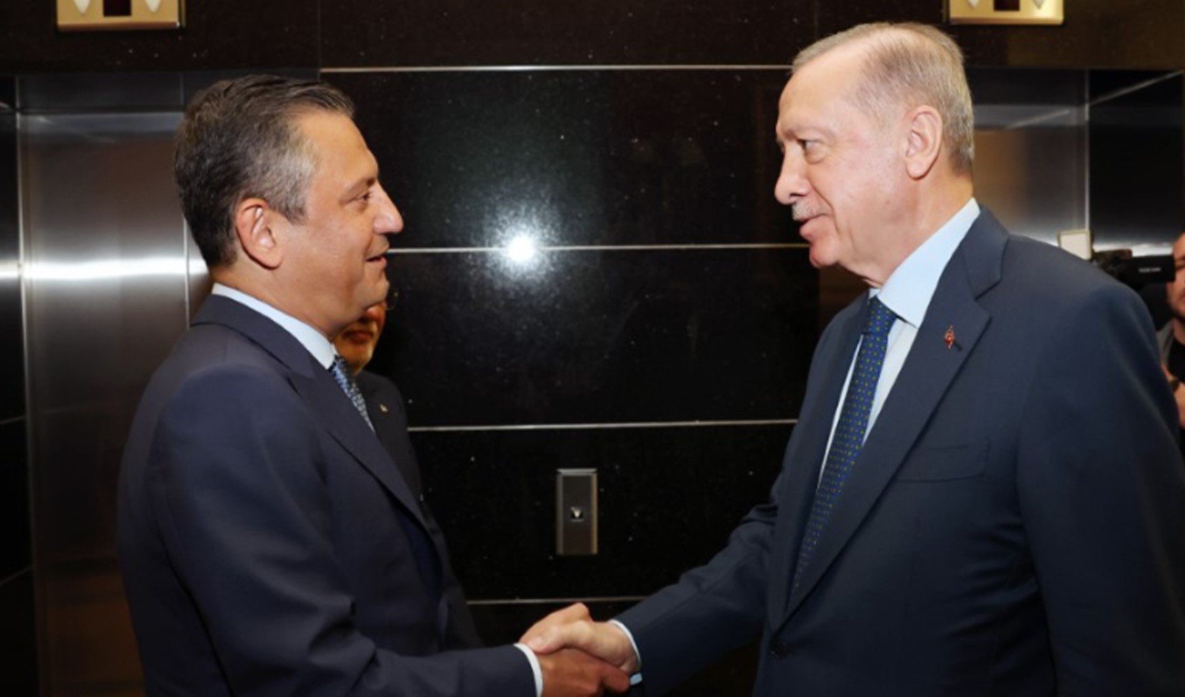 Özgür Özel ve Erdoğan arasındaki Leman polemiği büyüyor: Birileri kendisini fena halde aldatıyor