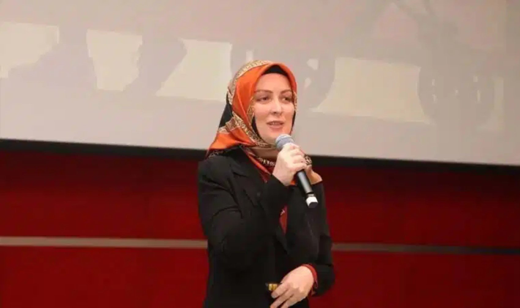 AKP’li Konya Büyükşehir Belediyesi’nden 20 milyonluk söyleşi! Anlaşma yapılan isimler tanıdık…