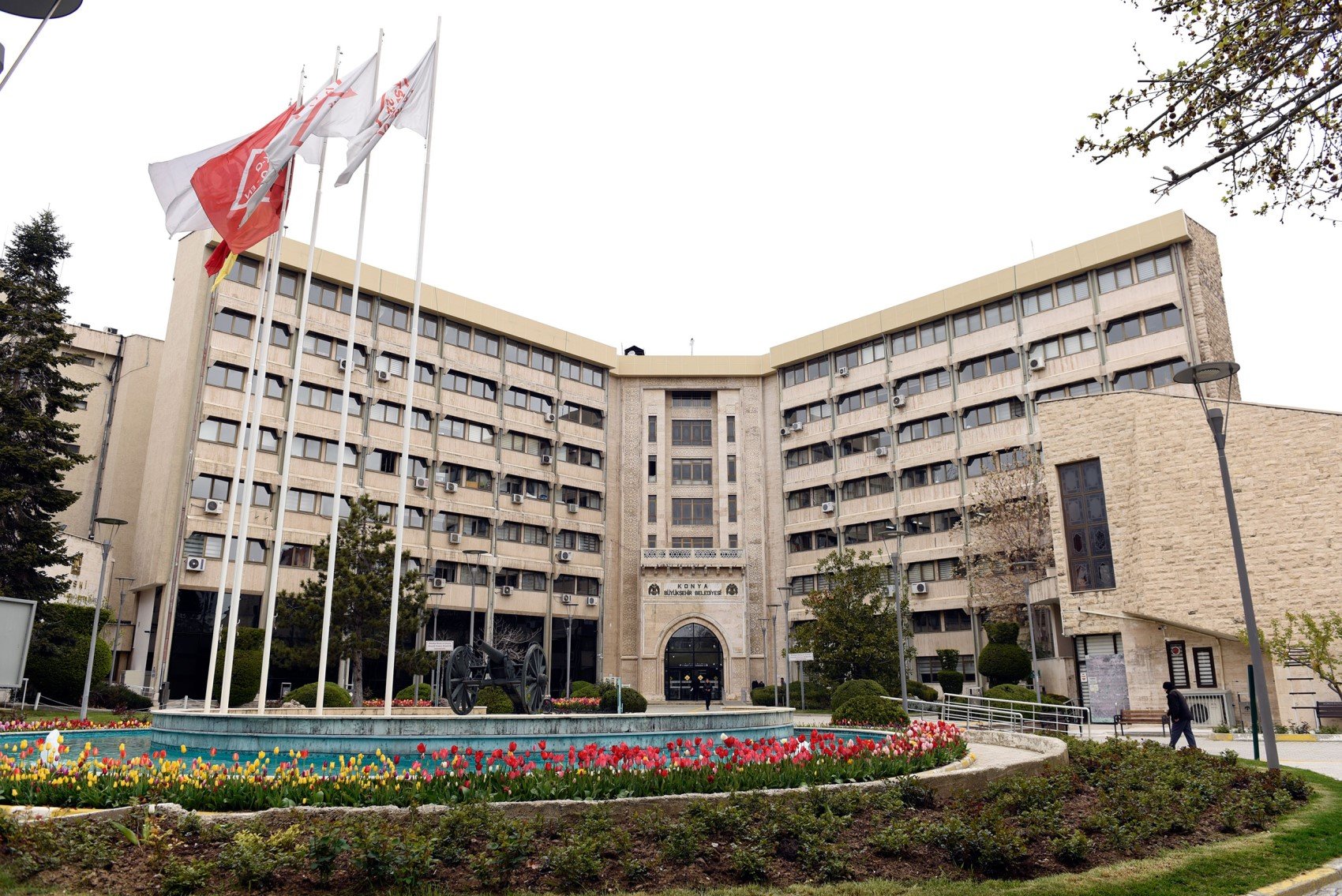 AKP’li Konya Büyükşehir Belediyesi’nden 20 milyonluk söyleşi! Anlaşma yapılan isimler tanıdık…