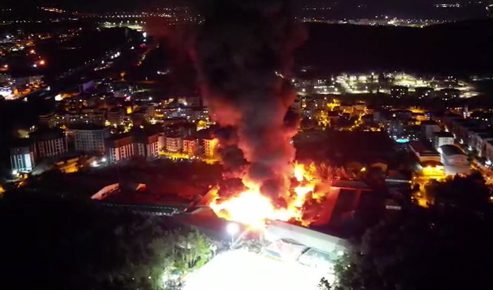 Çekmeköy’deki fabrika yangınına soruşturma