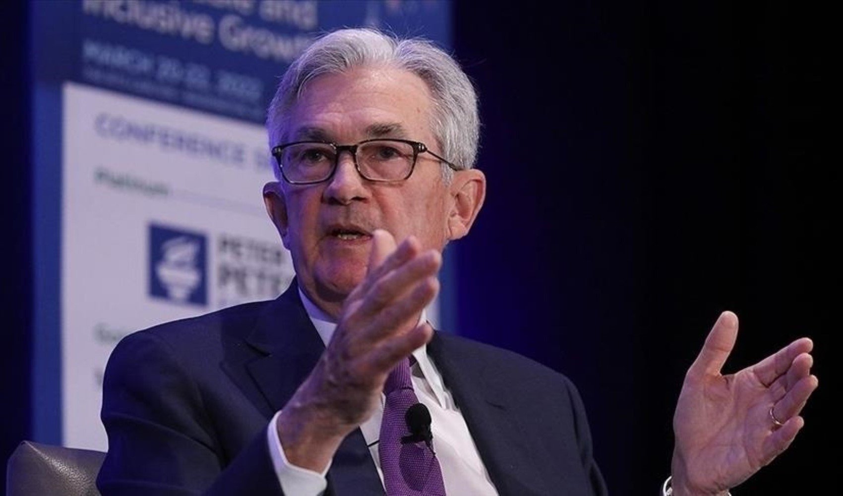 Fed başkanı Powell'dan faiz indirimi mesajı