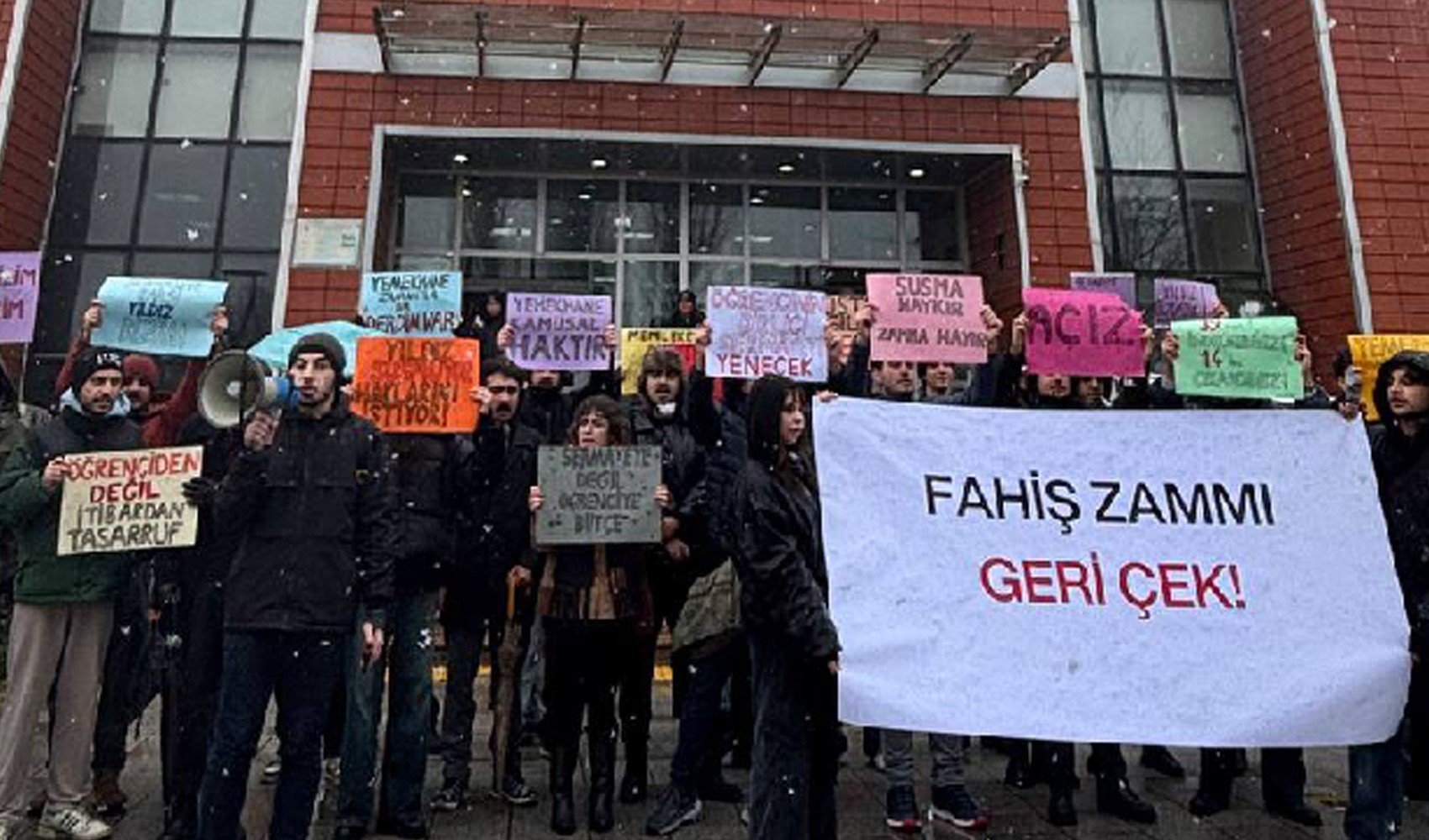 YTÜ, Fikir Kulüpleri Federasyonu üyelerinden 'uzaklaştırma' tepkisi