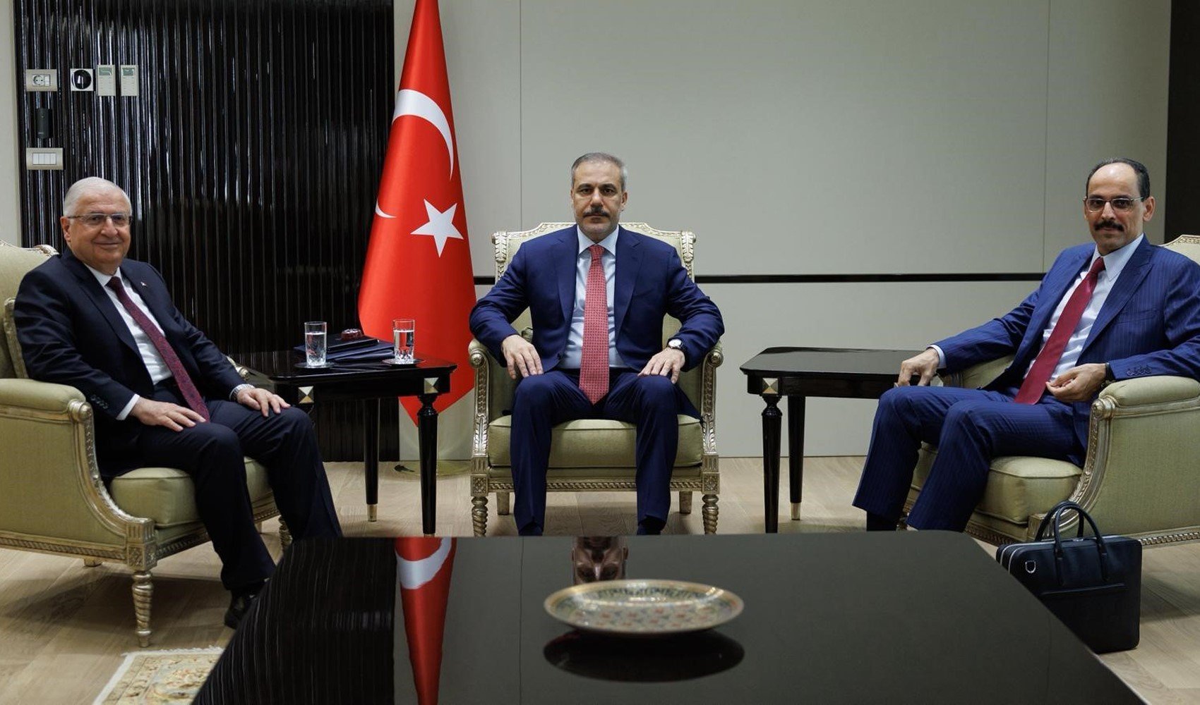 Dışişleri Bakanlığında 3’lü zirve: Bakan Fidan, Bakan Güler ve MİT Başkanı Kalın bir araya geldi