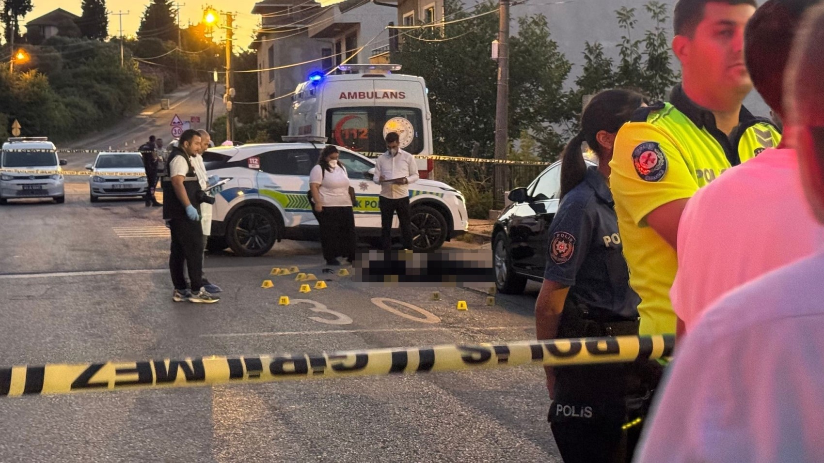 'Dolandırıldım' deyip şikayetçi oldu netice çıkmayınca öldürdü: Baba ile oğlu vurdu