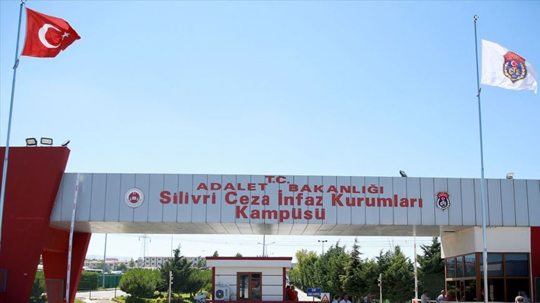 Silivri doldu taştı: Cezaevinde yeni detaylar ortaya çıktı! Mutfakta yatılıyor