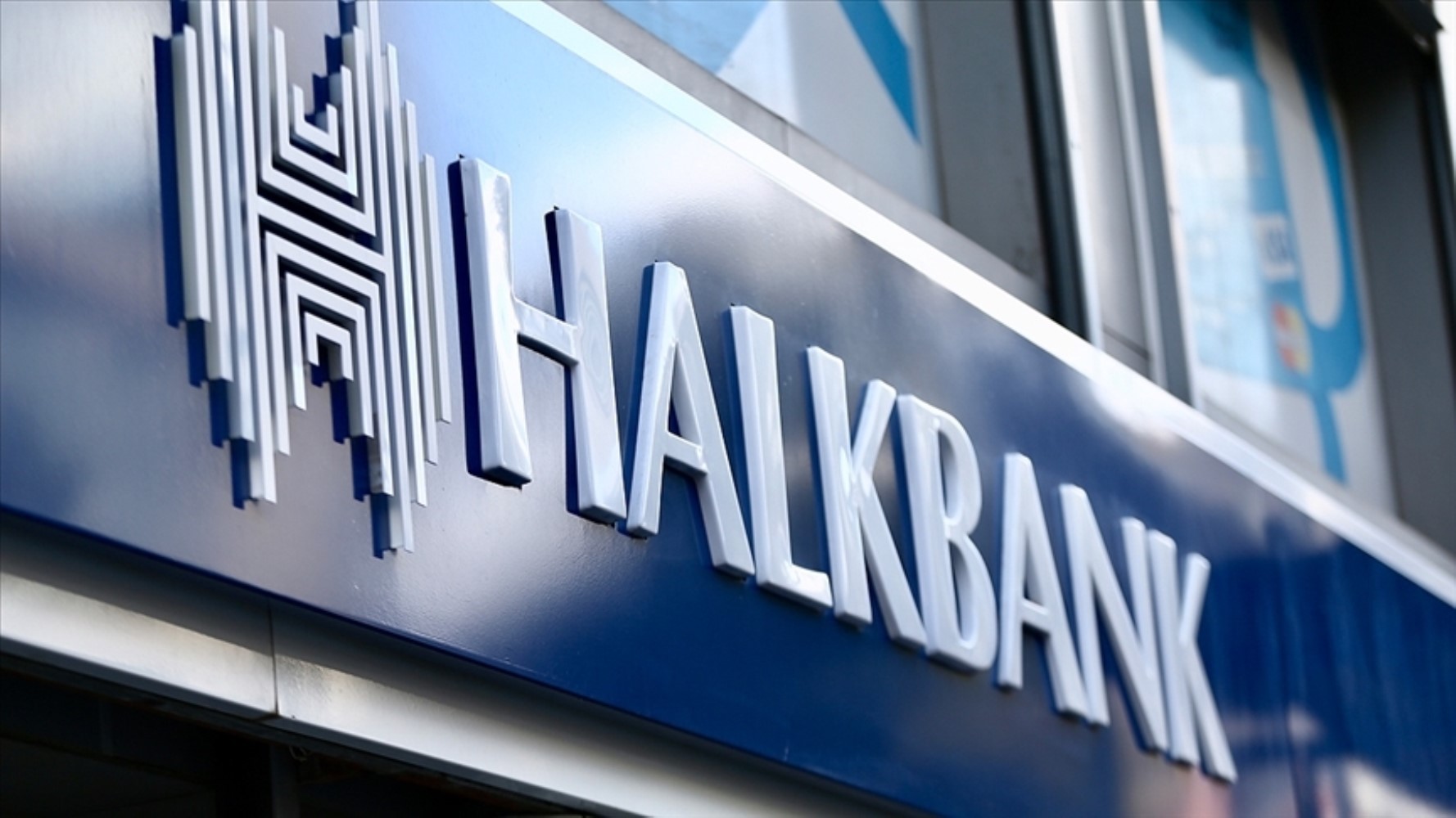 Halkbank Genel Müdüründen tepki çeken icraat: Kuzenlere milyon dolarlık kredi ve ihale