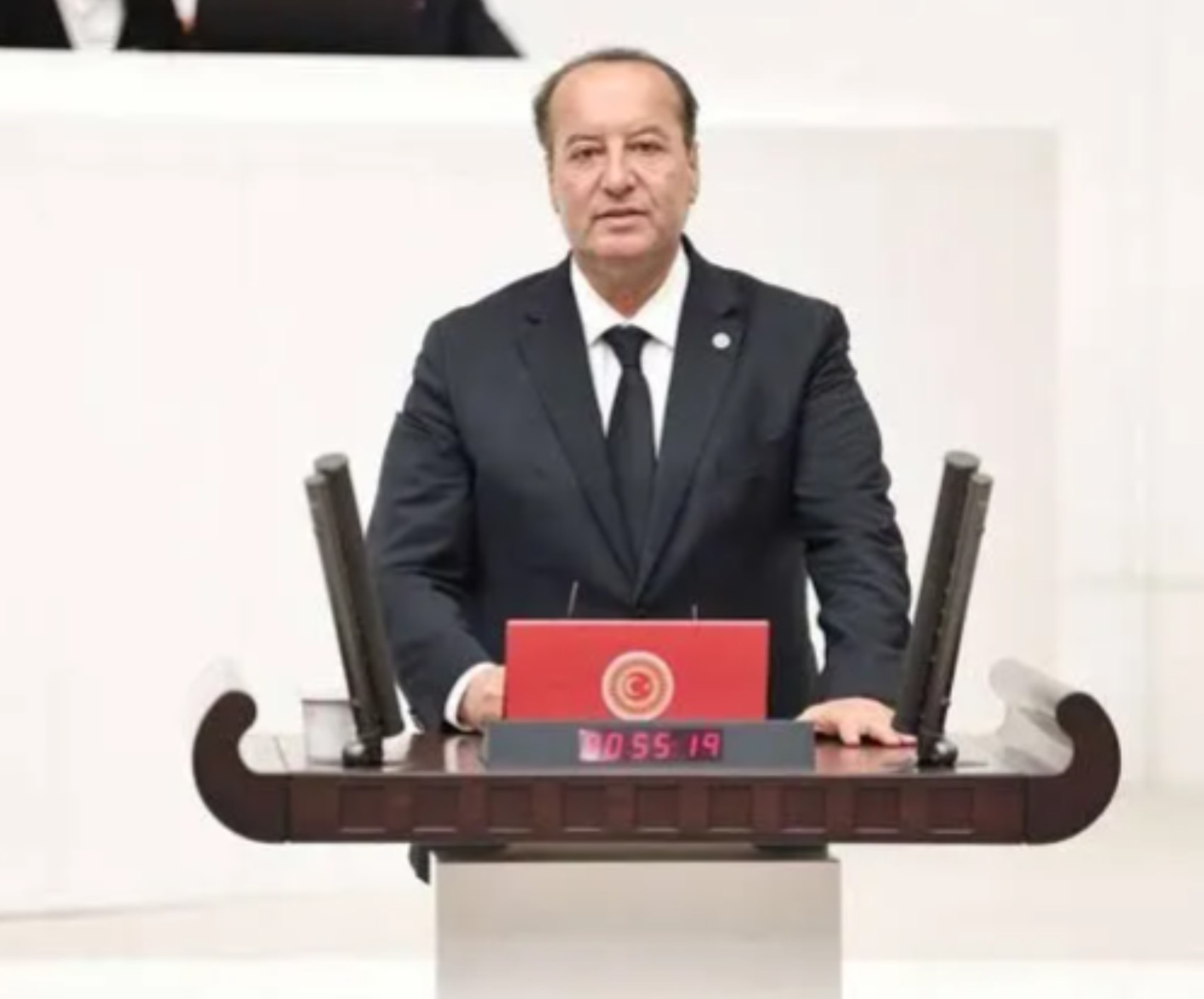 CHP'li vekil isim isim açıkladı: İşte 3-4 maaş alan o bürokratlar!