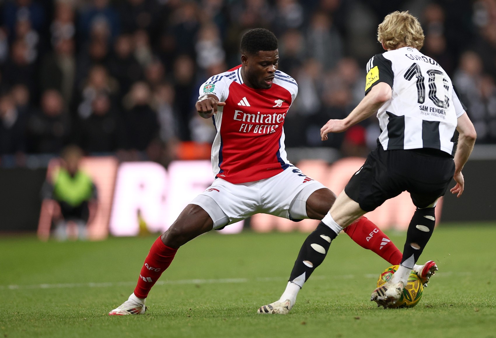 Eski Arsenal oyuncusu Partey hakkında cinsel saldırı suçlaması