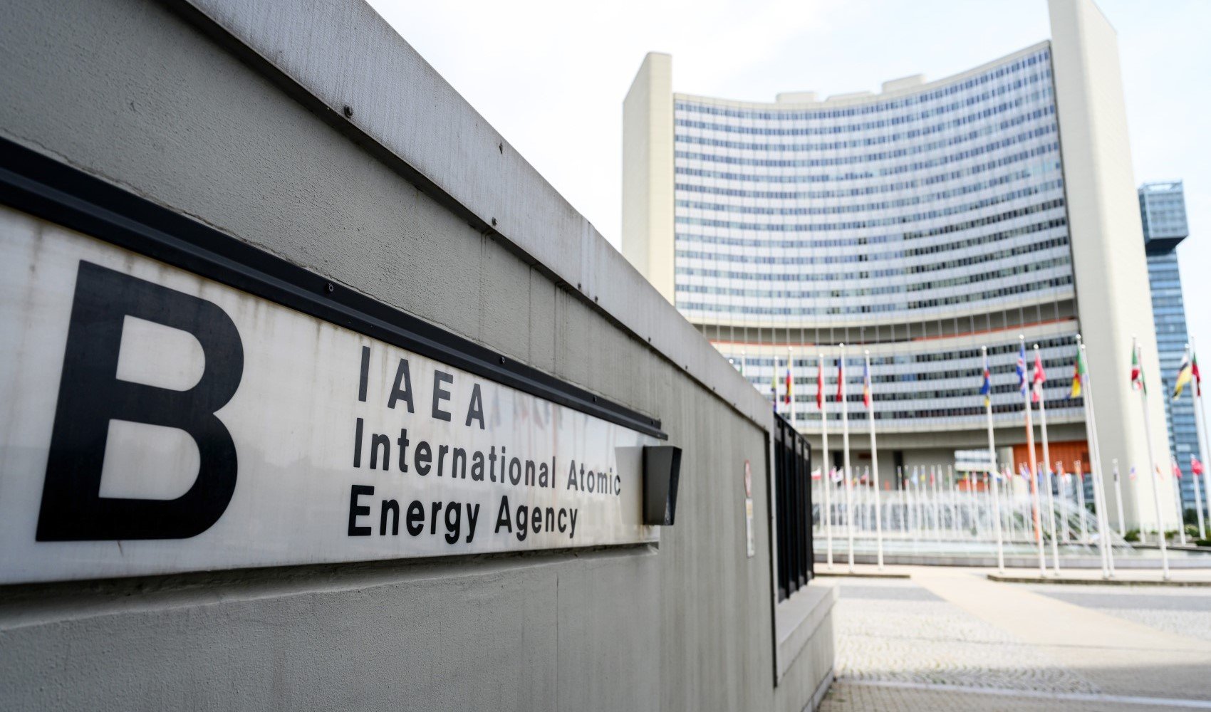 Uluslararası Atom Enerjisi Ajansı, İran'dan müfettişlerini çekti