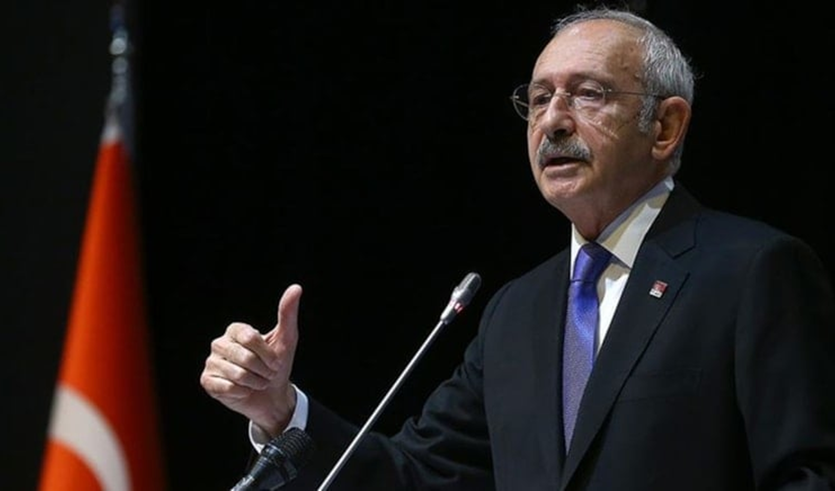 Kılıçdaroğlu, CHP'li belediyelere yönelik operasyonları eleştirdi Kılıçdaroğlu, CHP'li belediyelere yönelik operasyonları eleştirdi