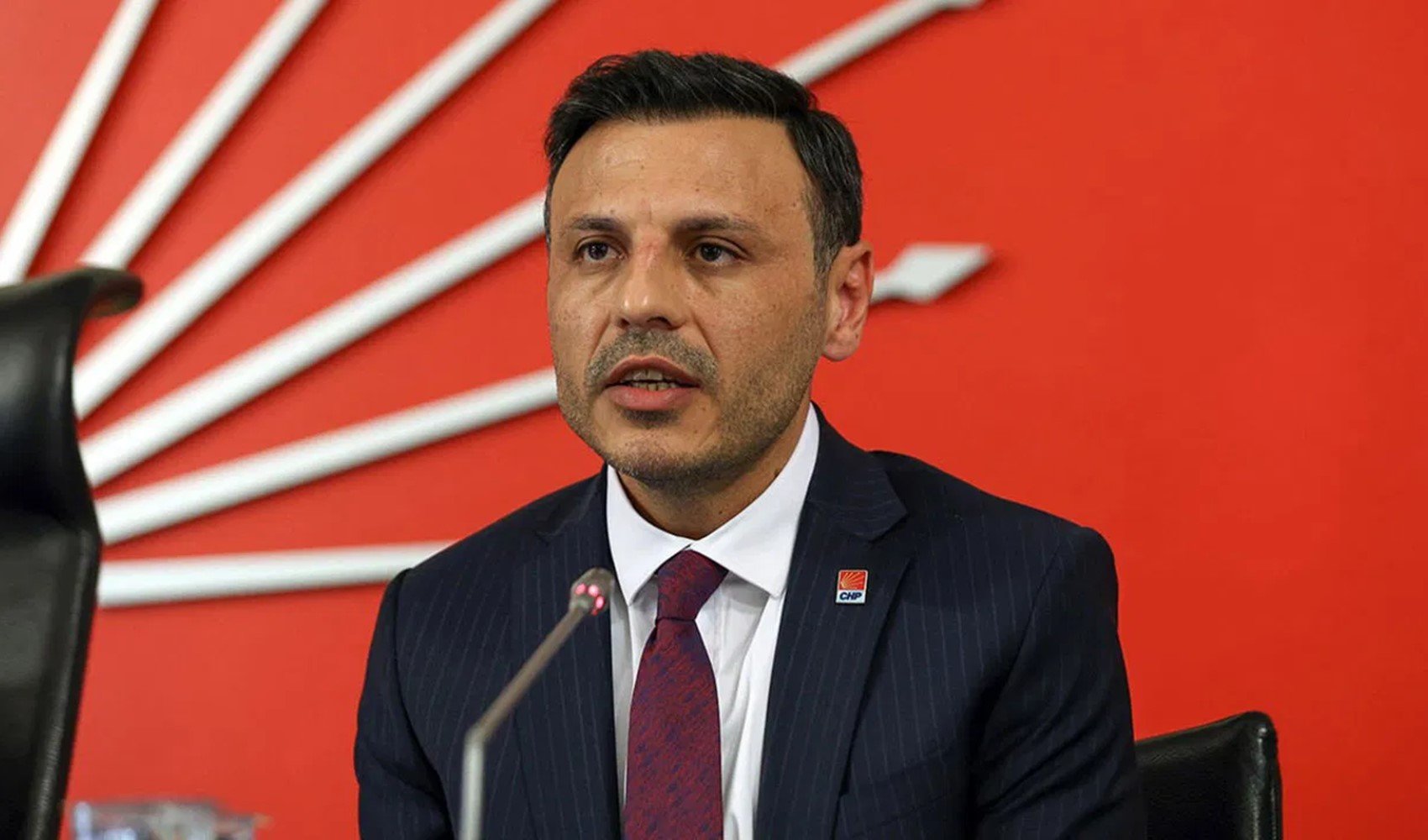 CHP'li Özgür Çelik'ten gözaltılara tepki: 'Bir daha seçilme şansı kalmayanlar, seçme hakkına göz dikti'