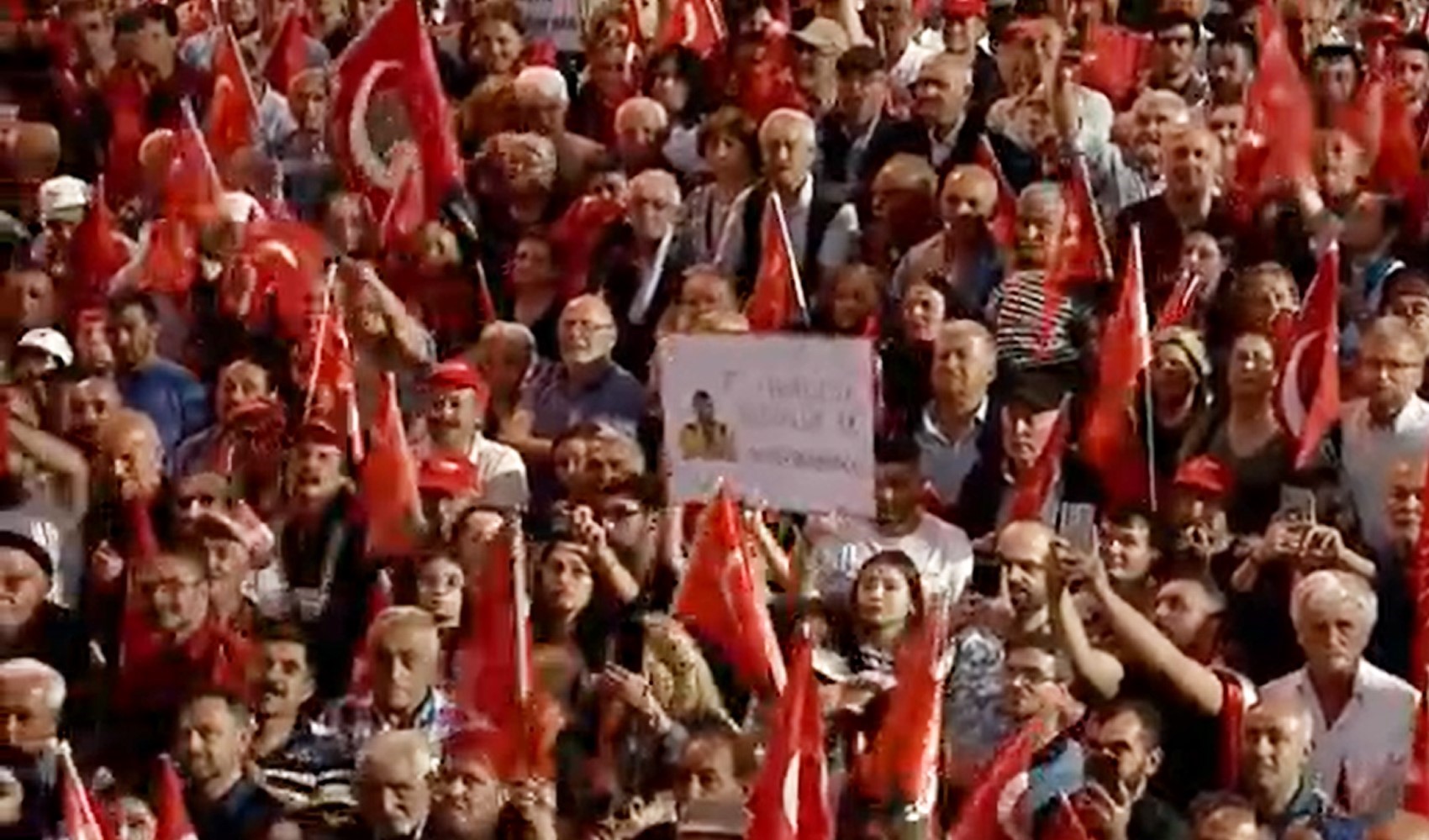 Yaşanan yeni gözaltı operasyonları ardından CHP Amasya'da miting düzenliyor: Özgür Özel'in mesajları bekleniyor Yaşanan yeni gözaltı operasyonları ardından CHP Amasya'da miting düzenliyor: Özgür Özel'in mesajları bekleniyor