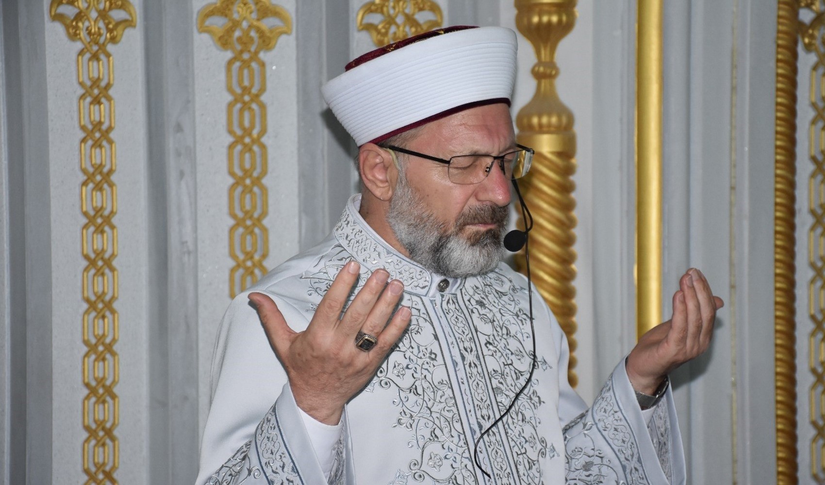 Diyanet İşleri Başkanı Erbaş'tan orman yangınları için dua Diyanet İşleri Başkanı Erbaş'tan orman yangınları için dua