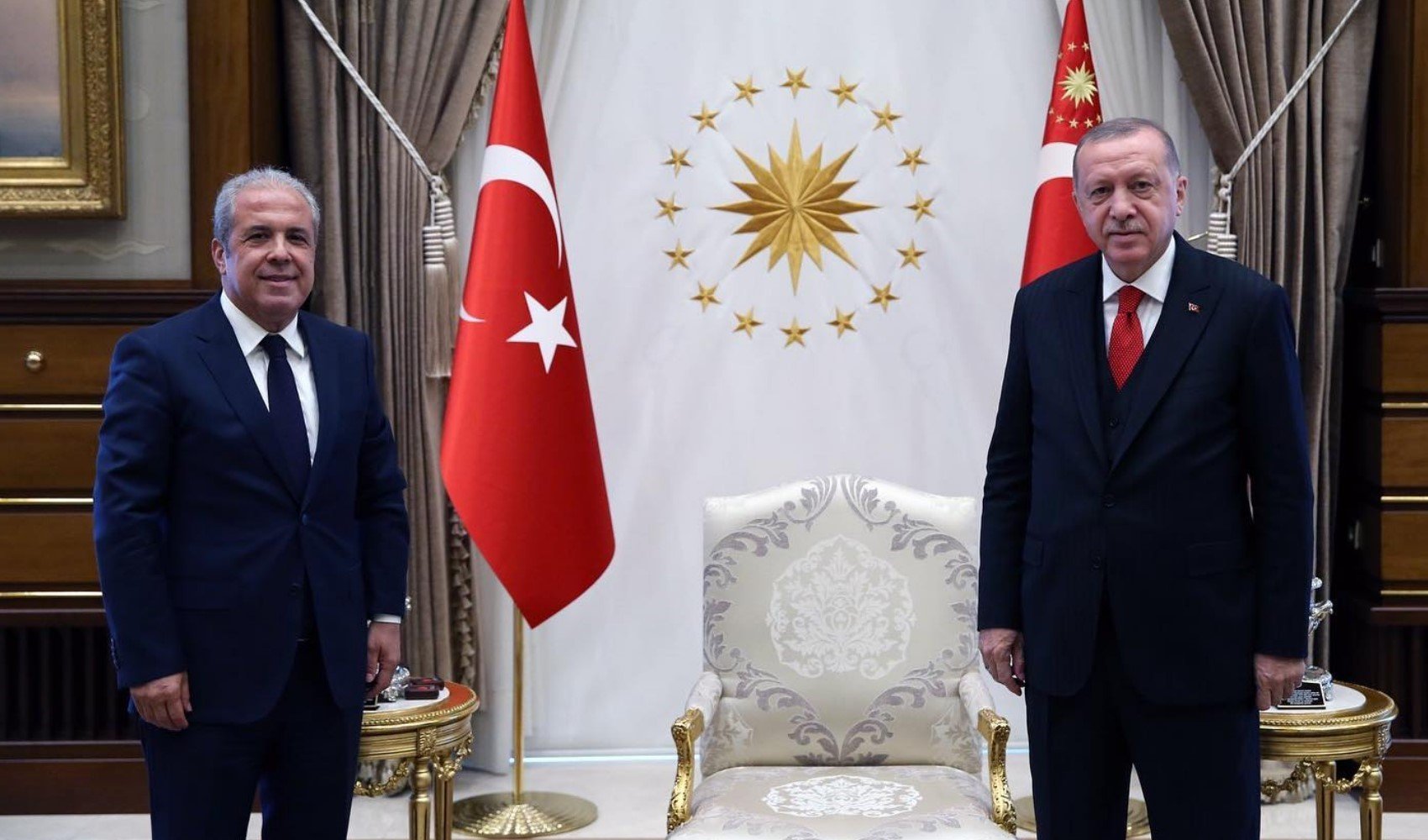 AKP'li Şamil Tayyar, CHP'li belediyelere operasyonlar sonrası 2 ili işaret etti! Tepkilerden sonra paylaşımını sildi