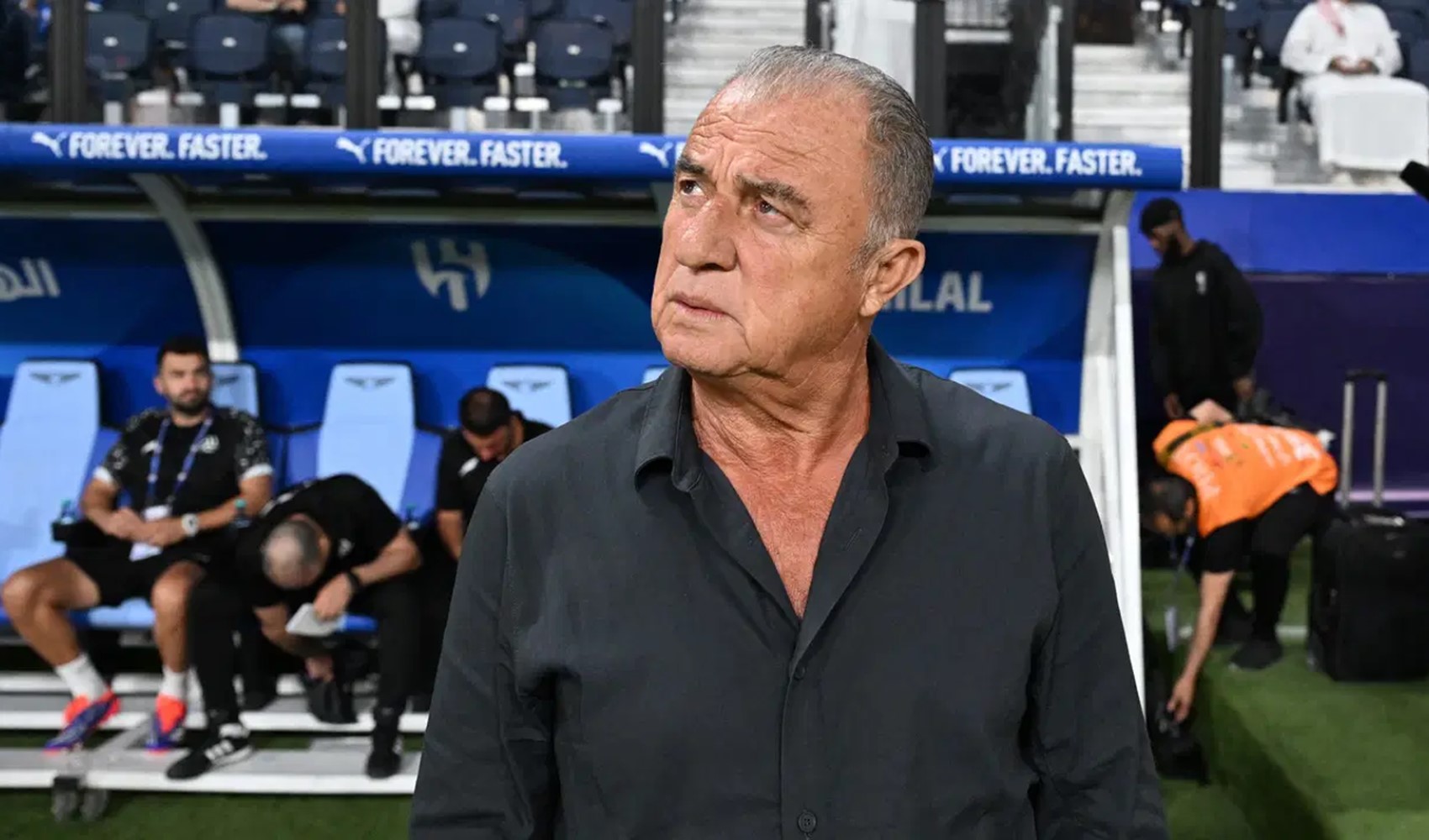Fatih Terim'e Al Shabab'dan türkülü veda