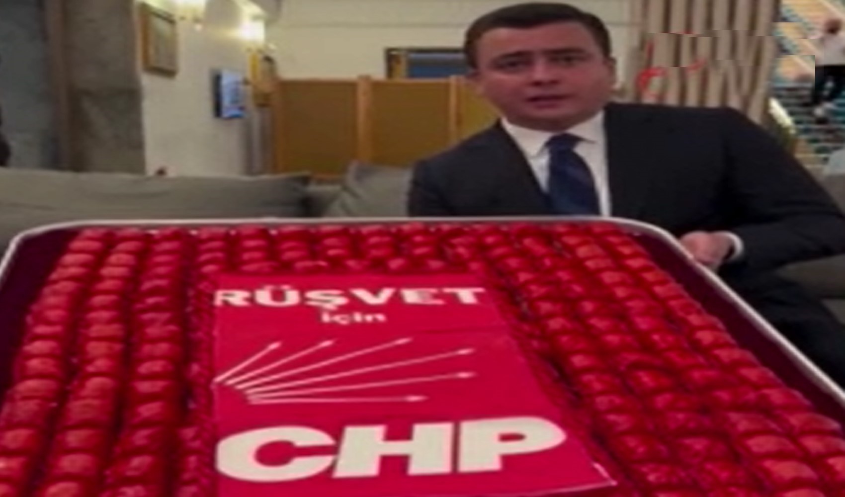 Osman Gökçek’ten CHP’ye ‘baklava’ göndermesi Osman Gökçek’ten CHP’ye ‘baklava’ göndermesi