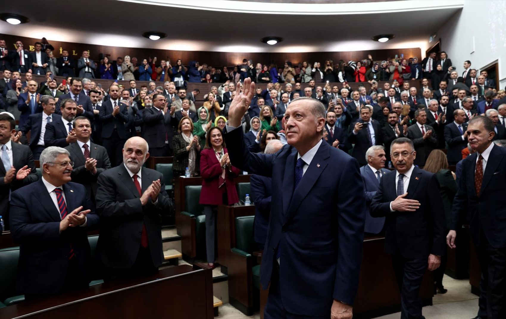 AKP kulislerinde itiraf gibi değerlendirme: 'İktidarı daha da hırçınlaştırdı'