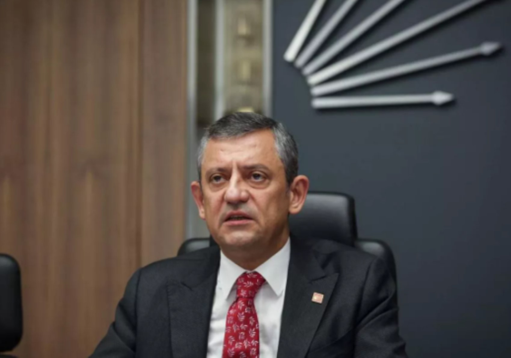 CHP lideri Özgür Özel'den vekillere yeni talimat: 'Bu işe girdik, sonucuna katlanacağız'
