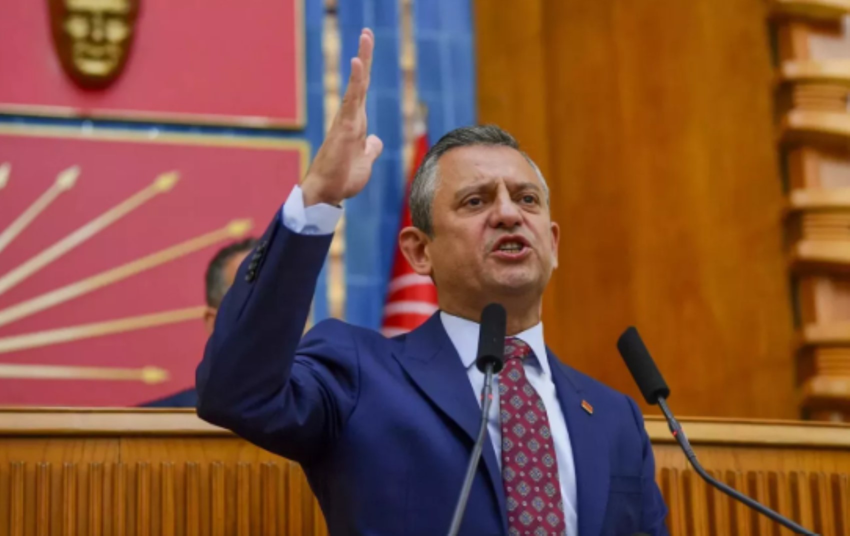 CHP lideri Özgür Özel'den vekillere yeni talimat: 'Bu işe girdik, sonucuna katlanacağız'