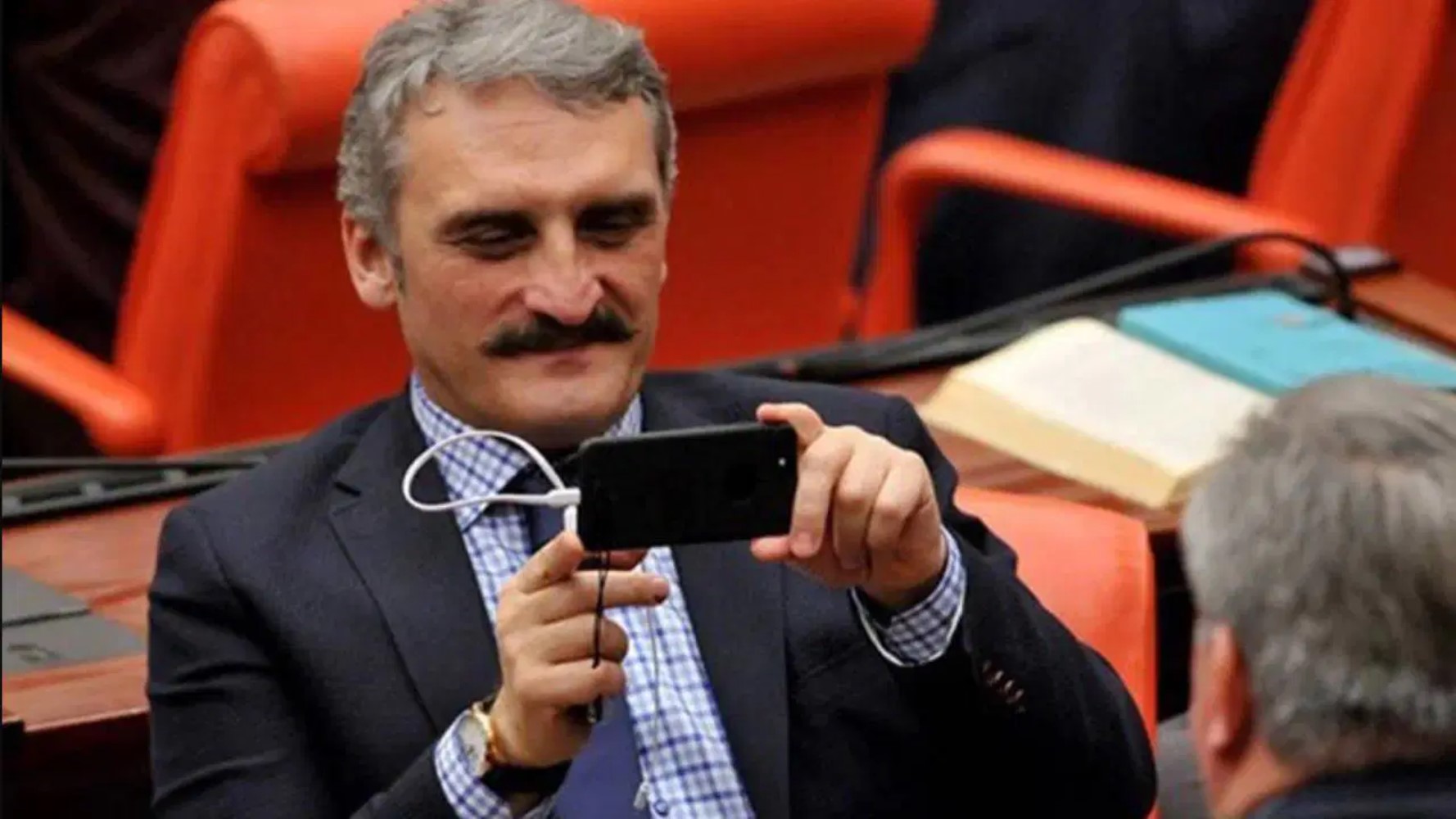 'Yeliz' durmuyor: Şimdi de Cumhuriyet'i 'Alevi katliamı' ile suçladı
