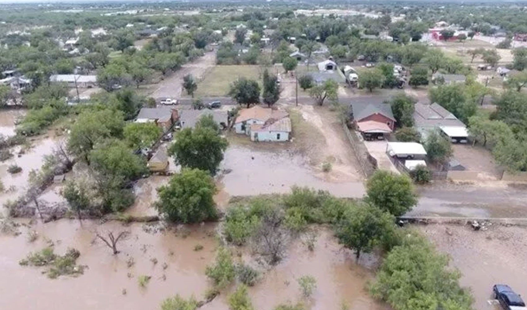 Texas’taki sel felaketinde bilanço git gide ağırlaşıyor!