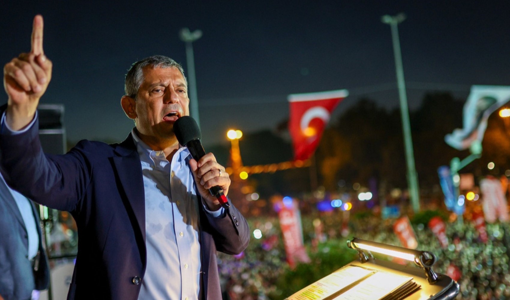 CHP lideri Özgür Özel'den vekillere yeni talimat CHP lideri Özgür Özel'den vekillere yeni talimat