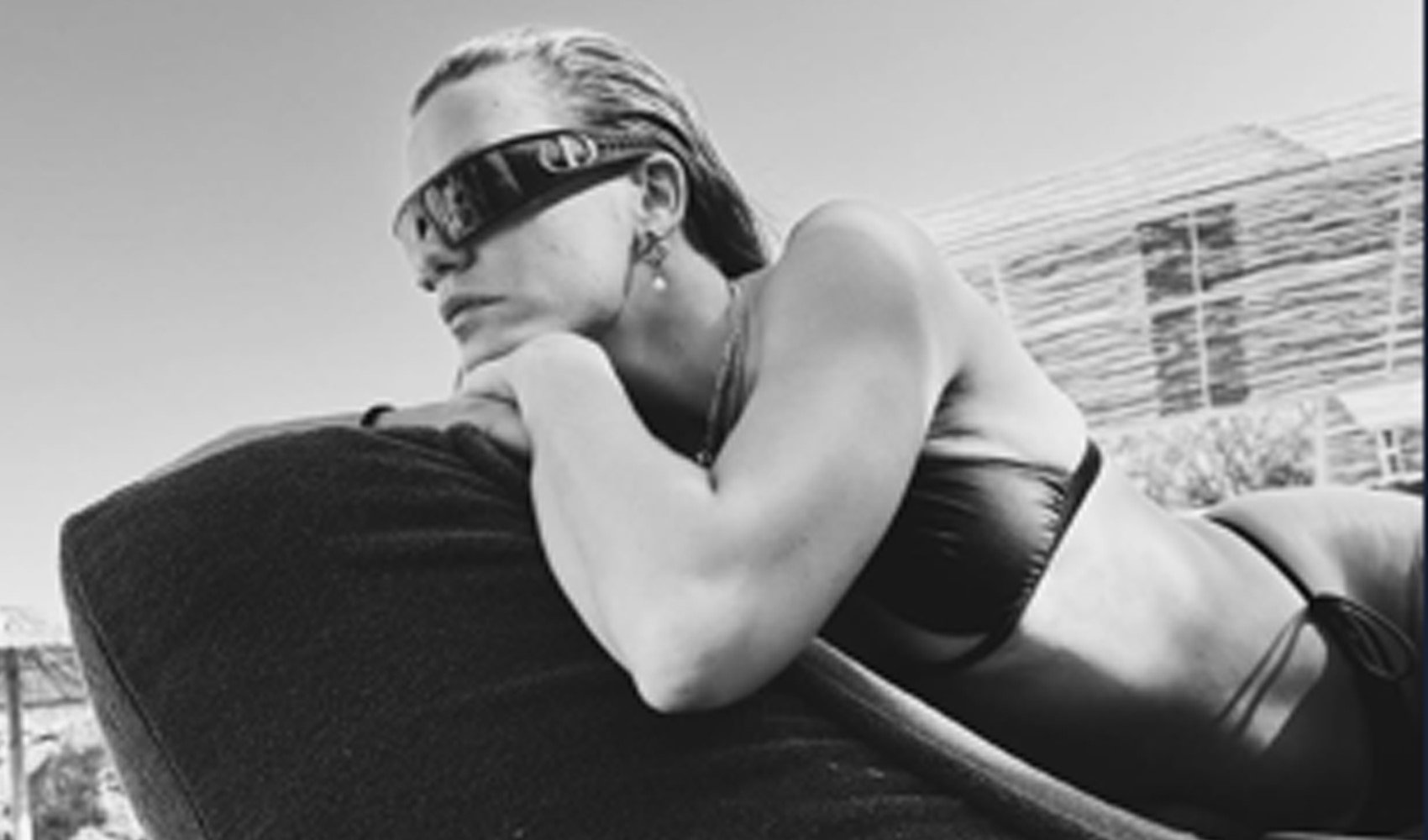 Serenay Sarıkaya'dan 33 yaşa özel fotoğraflar Serenay Sarıkaya'dan 33 yaşa özel fotoğraflar