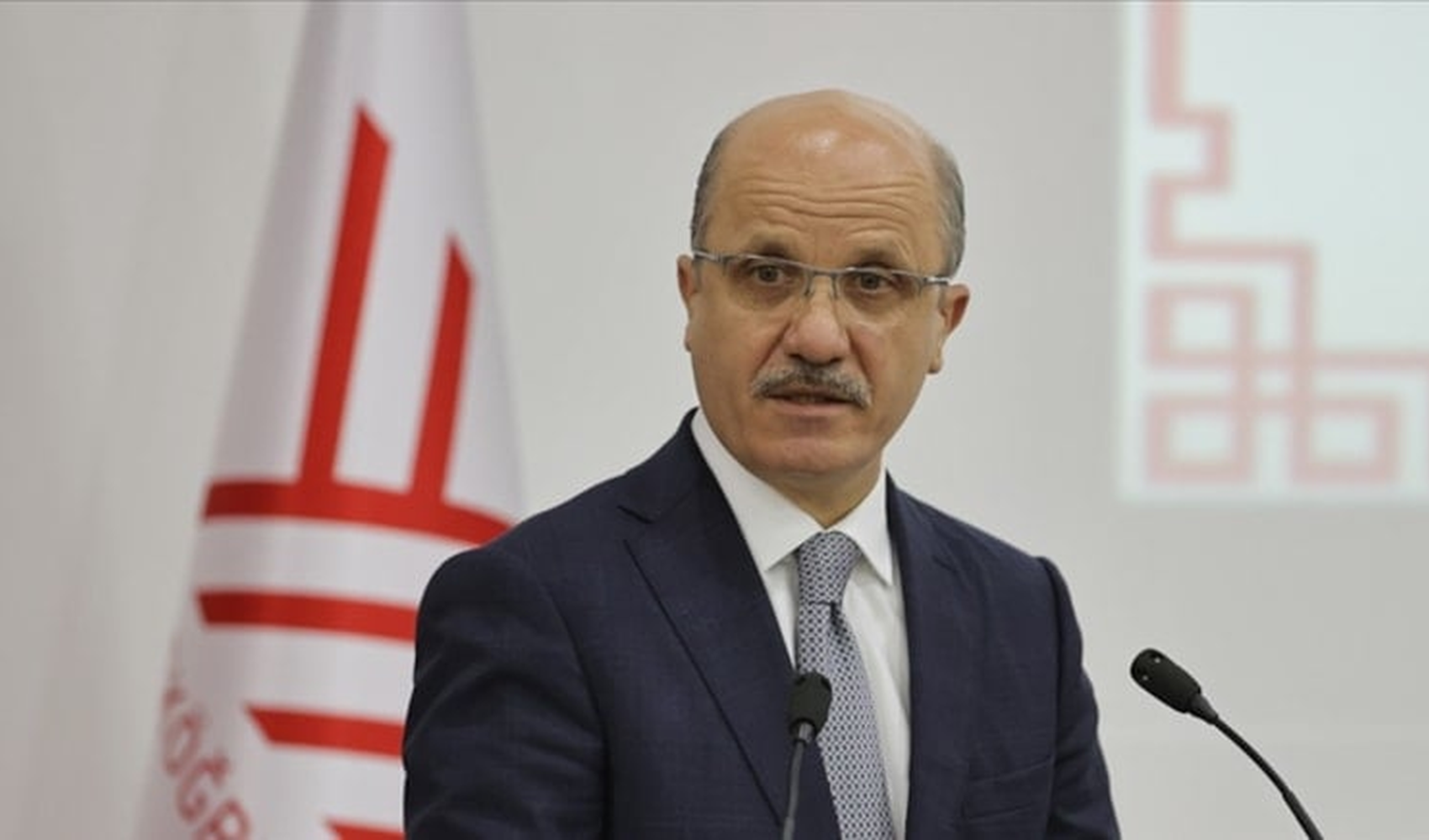 Erol Özvar yeniden YÖK başkanlığına getirildi