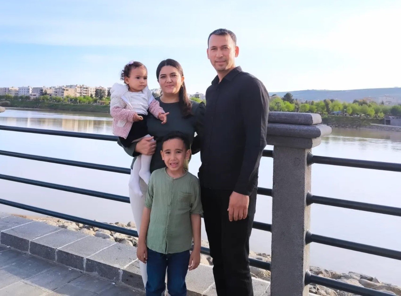 Polis, uyuyan eşini ve 2 çocuğunu öldürdükten sonra intihar etti: Şırnak'tan izne gelmişti